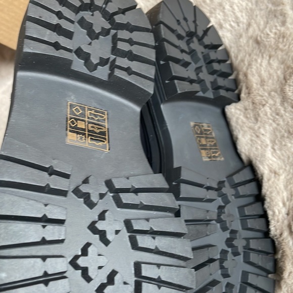 Steve Madden - Leather Chelsea Boots - Picture 8 of 9